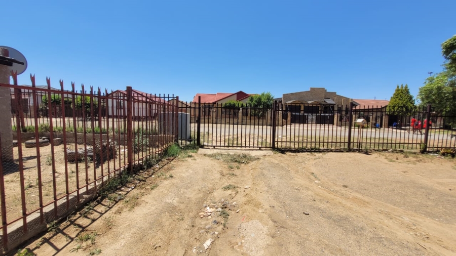 3 Bedroom Property for Sale in Botshabelo Free State